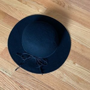 Black floppy hat